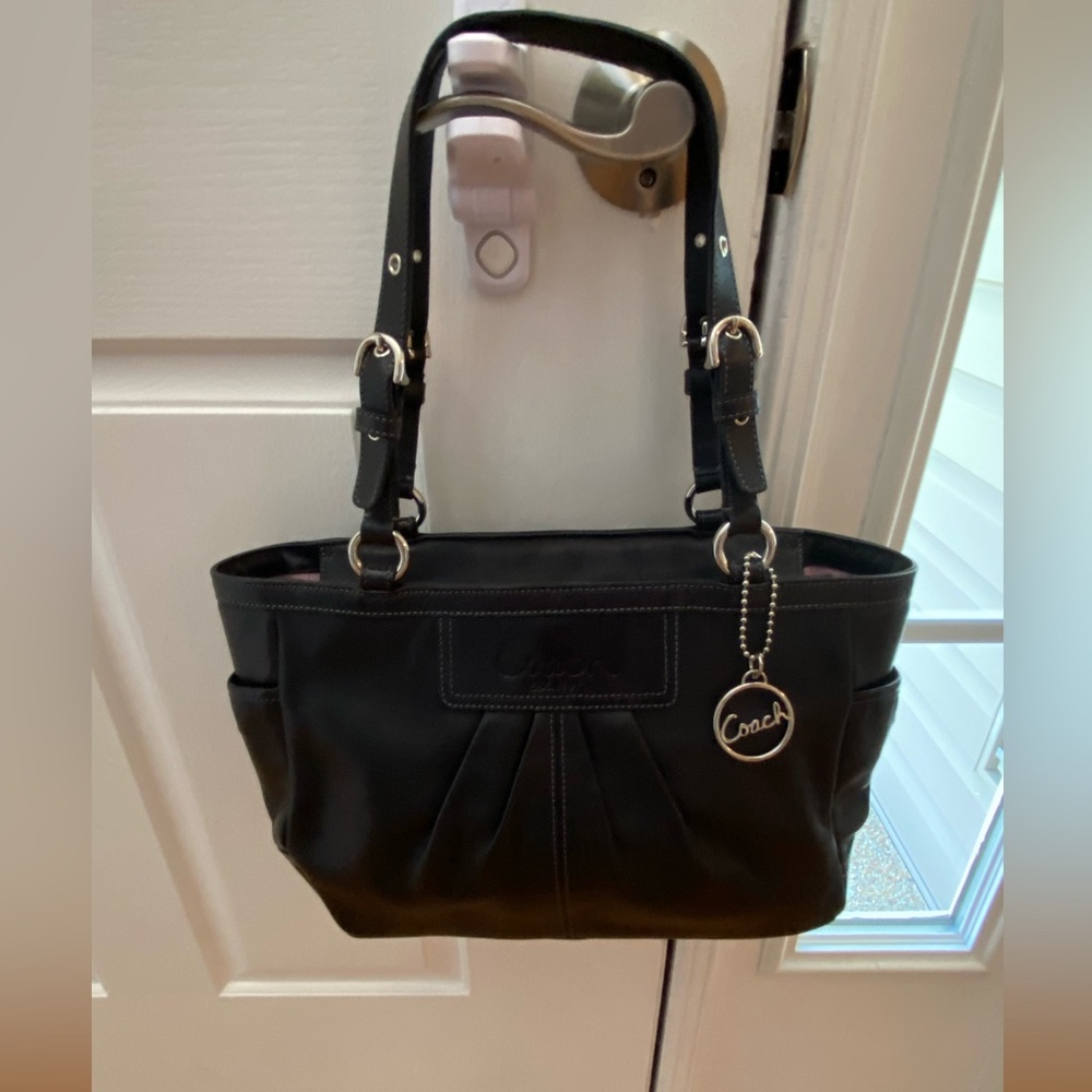 Coach East West Gallery Tote Leather Bag